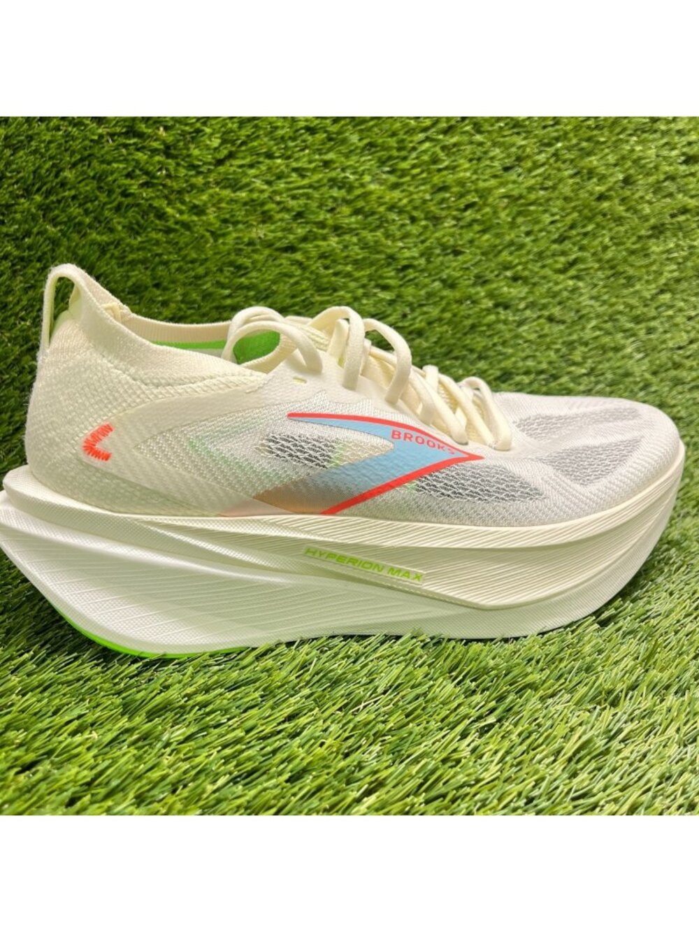 Brooks Hyperion Max 3 Womens Size 11 Ivory Green Athletic Running Shoes Sneakers